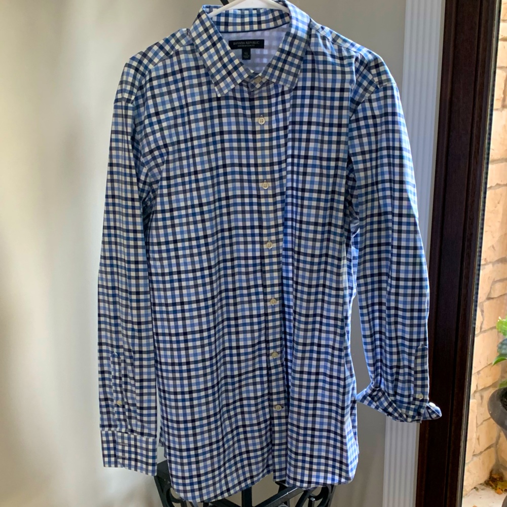 Banana Republic NonIron Slim Fit men’s dress shirt